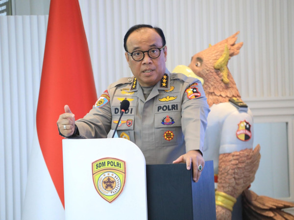8 Komjen Polisi Bergelar Doktor, Nomor 5 dan 6 Seangkatan Kapolri
