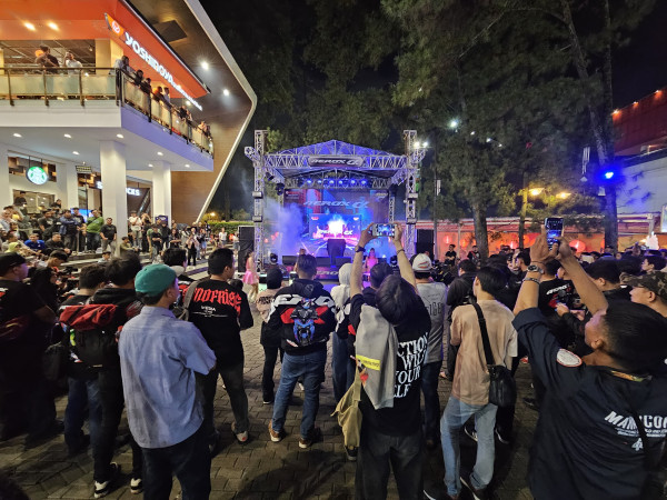 Aerox Kuasai Bandung! Ratusan Bikers Goyang Cihampelas, Ada Apa?