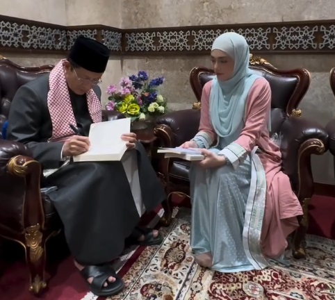 3 Potret Celine Evangelista Salaman dengan Menteri Agama KH Nasaruddin Umar