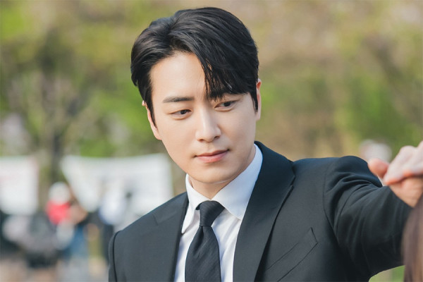 5 Fakta Menarik Lee Joon Hyuk, Duda Tampan di Drama Korea Love Scout