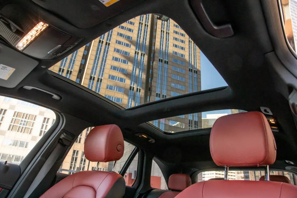 Mengenal Jenis-jenis Atap Kaca pada Mobil: Sunroof, Moonroof, dan Panoramic Roof
