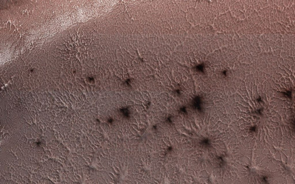 Mars vs Bumi: Perbandingan Keunikan dan Misteri di Dua Planet