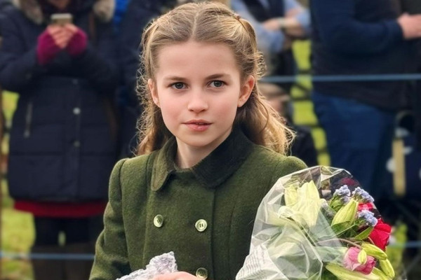 10 Pewaris Takhta Kerajaan Inggris: Pangeran Harry di Bawah George dan Putri Charlotte