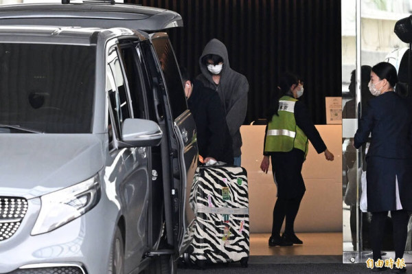 5 Potret Abu Barbie Hsu Tiba di Taiwan Gunakan Pesawat Carter
