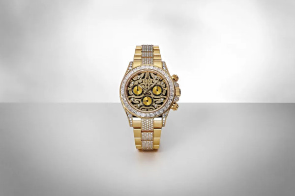 Floyd Mayweather Bikin Gempar, Beli Jam Tangan Langka Seharga Rp6,5 Miliar!