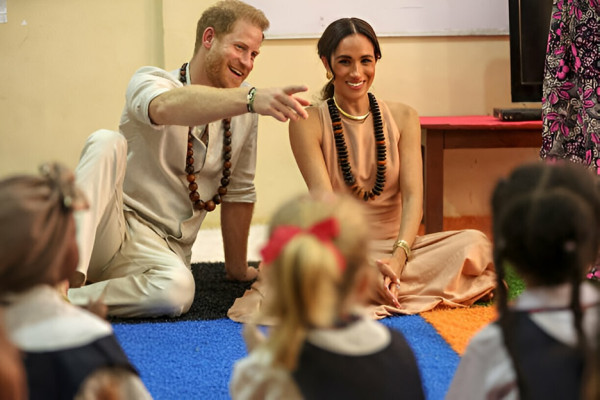 Meghan Markle Dikecam Gegara Dianggap Tidak Peduli dengan Pangeran Harry
