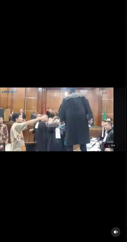 Hotman Paris Desak MA Larang Pengacara Razman Nasution yang Naik Meja Ikut Sidang Selamanya