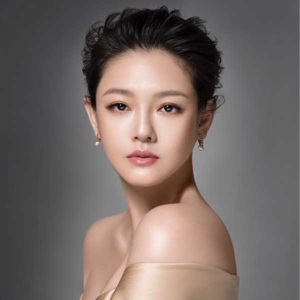 Viral Peramal Asal Korea Mengaku Dirasuki Barbie Hsu, Menangis Histeris hingga Berteriak