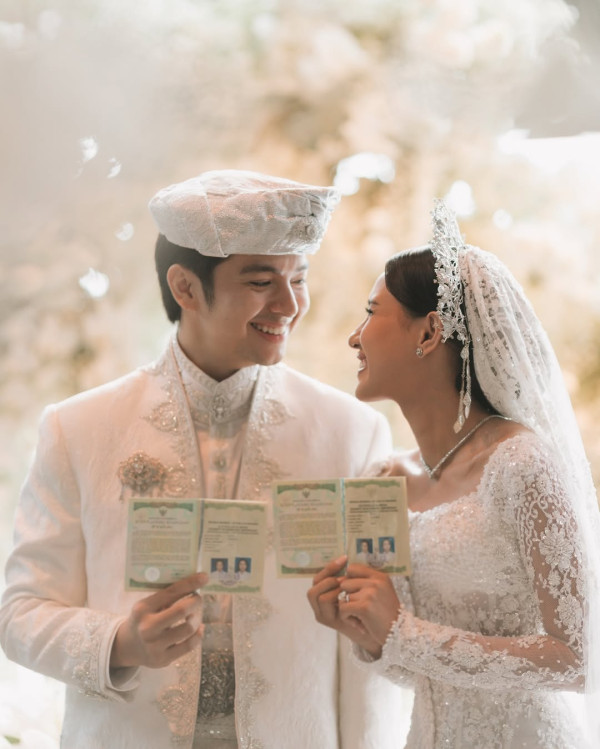 Perjalanan Cinta Angga Yunanda dan Shenina Cinnamon dari Pacaran hingga Menikah