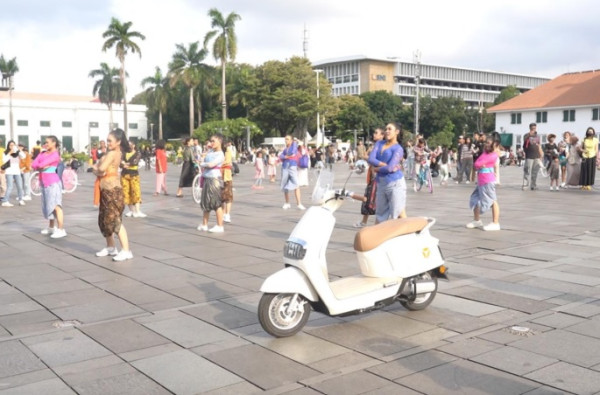 Jakarta Dibanjiri Teknologi Canggih, Motor Tanpa Sopir Yadea Tiba di Jakarta, Era Baru Berkendara Dimulai!