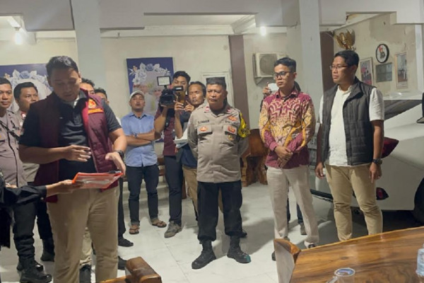 Bareskrim Polri Geledah Rumah Kades Kohod Terkait Kasus Pagar Laut Tangerang, Ini Penampakannya