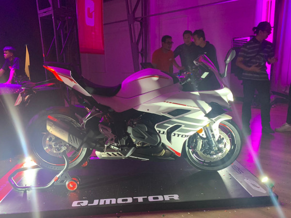 Masuk Pasar Indonesia, QJMOTOR Hadirkan 4 Motor Sekaligus
