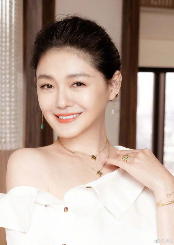 Keputusan Pemakaman Abu Barbie Hsu dengan Tree Burial Picu Kemarahan Netizen