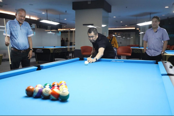 Legenda Biliar Dunia, Efren Reyes, Unjuk Kebolehan Bareng Hary Tanoesoedibjo di Jakarta
