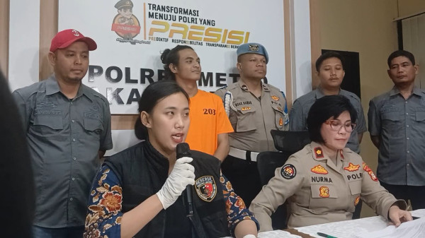Begini Tampang Vadel Badjideh Pakai Baju Tahanan, Wajahnya Terlihat Santai