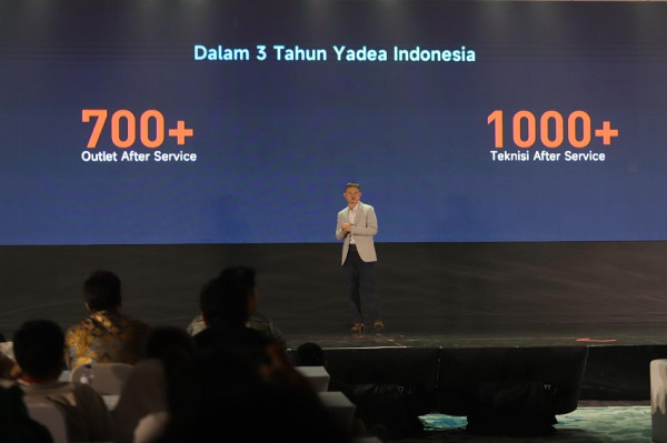 Motor Listrik Yadea Velax Meluncur di IIMS 2025, Performa Gahar dan Hemat