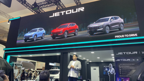 Bukan Sekadar Mobil, Ini Gaya Hidup: Jetour Dashing Hadirkan Warna-Warna Hype di IIMS 2025!