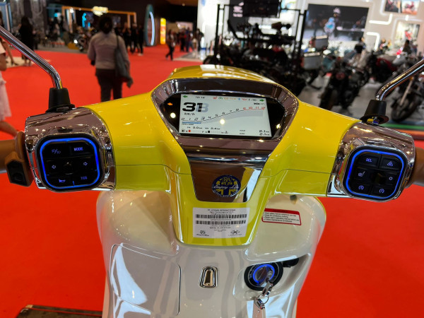 Tren Skuter Retro 2025: Royal Alloy GT2 Series Bawa Nuansa Klasik dengan Sentuhan Modern di IIMS 2025