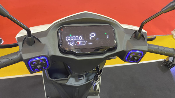 United Avand SL150 Meluncur di IIMS 2025: Bikin Dompet Adem dengan Jarak Tempuh 185 Km!