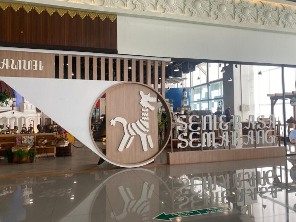 Bandara Ahmad Yani Semarang Sepi Bak Kuburan, Tenant-tenant Menjerit