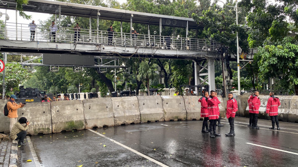 Bakal Ada Demo Indonesia Gelap, Jalan Menuju Istana Ditutup Barier Beton Polisi