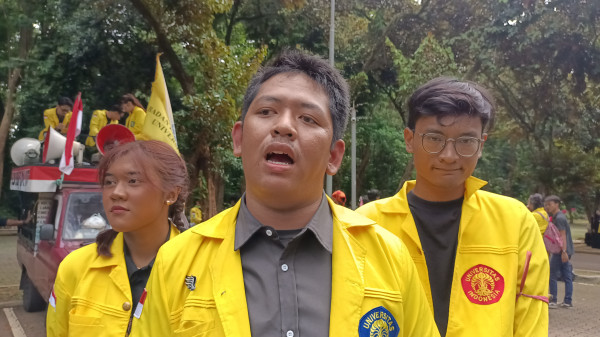 1.000 Mahasiswa UI Turun ke Jalan Ikut Demo Indonesia Gelap