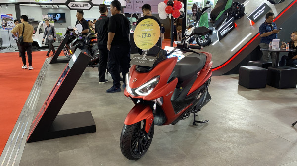 IIMS 2025: Motor Listrik Banjir Diskon, Harga Ramah Kantong Mulai Rp10 Jutaan!