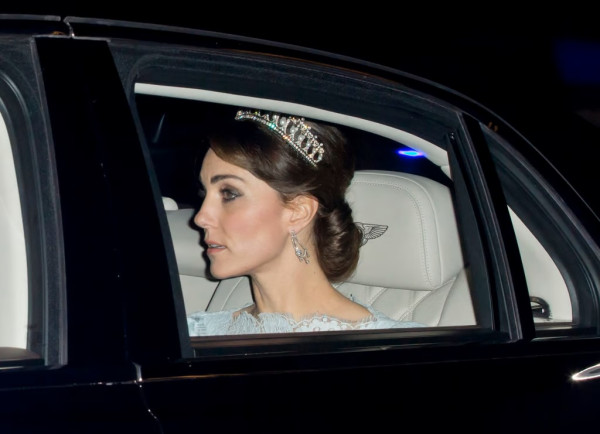 10 Perhiasan Mewah Kate Middleton, dari Warisan Kerajaan hingga Hadiah Istimewa