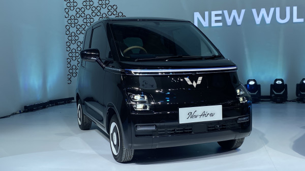 Ladies Merapat! Ini Mobil Impian di IIMS 2025, Kece dan Stylish!