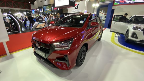Ladies Merapat! Ini Mobil Impian di IIMS 2025, Kece dan Stylish!