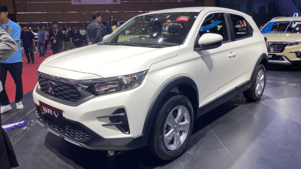 Ladies Merapat! Ini Mobil Impian di IIMS 2025, Kece dan Stylish!
