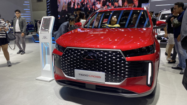 Ladies Merapat! Ini Mobil Impian di IIMS 2025, Kece dan Stylish!