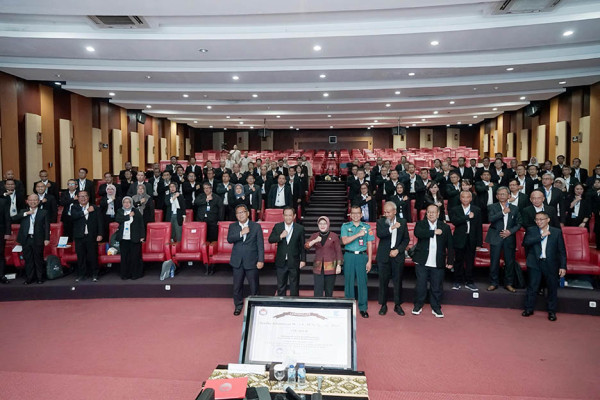 Direksi Krakatau Steel Ditempa Pelatihan Kepemimpinan Bersama Unhan dan Kopassus
