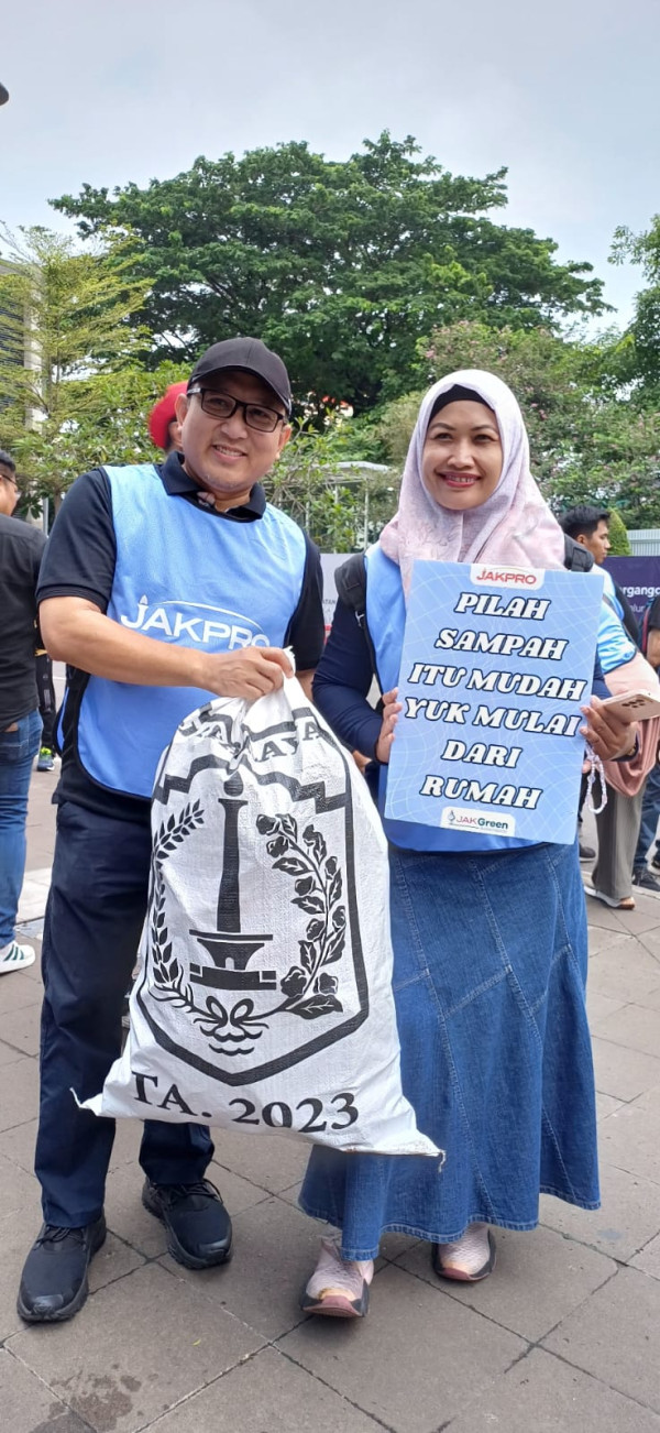 Peringati Hari Peduli Sampah Nasional, Jakpro Memiontec Air Gelar Aksi Bersih-bersih Sampah