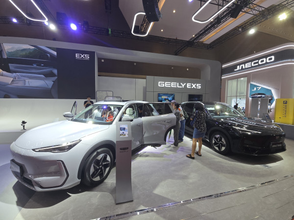Geely EX5 Catat Lebih dari 1.000 SPK di IIMS 2025