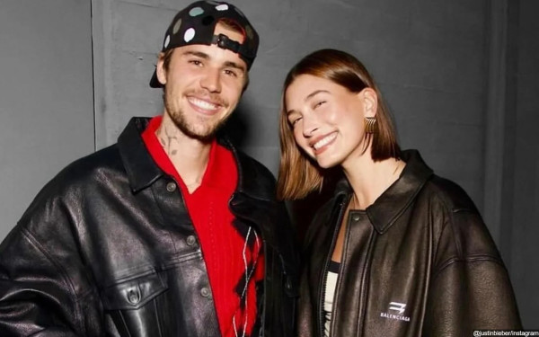 Hailey Baldwin Setia Mendukung Justin Bieber di Masa-masa Sulit