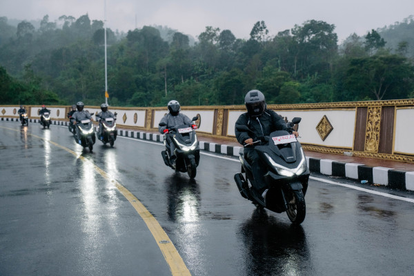 Bali dalam Genggaman: Honda PCX160 RoadSync Bikin Touring Makin Nyaman