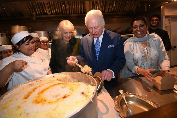 Raja Charles dan Ratu Camilla Ikut Sambut Ramadan, Cek Kesiapan Restoran di London