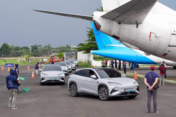 SUV Listrik Rasa Sport Car? BYD Sealion 7 Melesat 0-100 km/jam dalam 4,5 Detik!