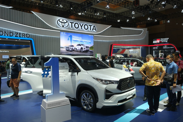 Toyota Kuasai IIMS 2025! Innova Zenix Hybrid Pimpin Penjualan, Avanza-Rush Mengekor