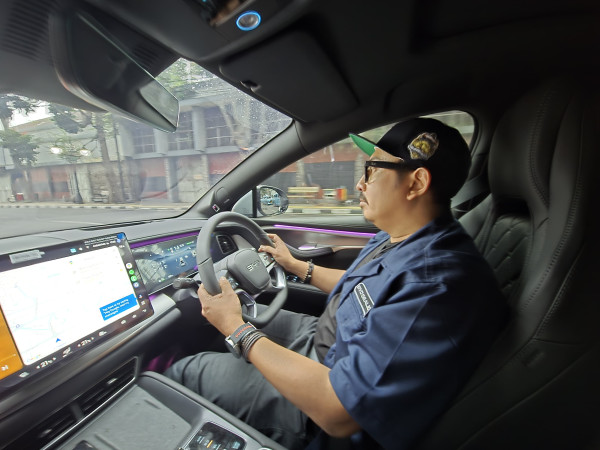 SUV Listrik Rasa Sport Car? BYD Sealion 7 Melesat 0-100 km/jam dalam 4,5 Detik!