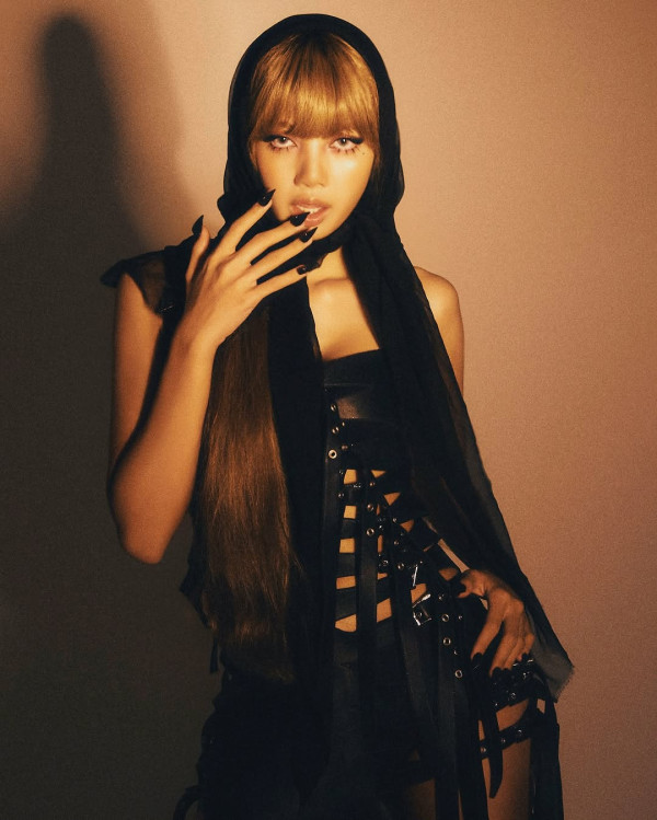 Kontroversi Lisa BLACKPINK di Panggung Oscar, Diduga Pengaruh Pacar Miliardernya