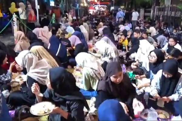 Masjid Jogokariyan Bagikan 3.500 Porsi Takjil Gratis Setiap Hari, Dana Capai Rp1,5 Miliar