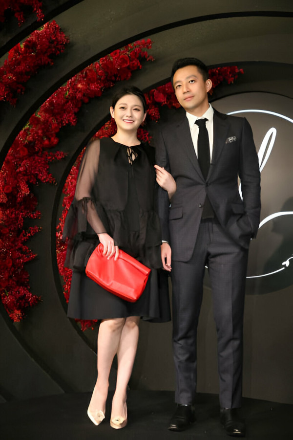 Barbie Hsu Bayarkan Utang Wang Xiaofei Rp506 Juta Tiap Bulan