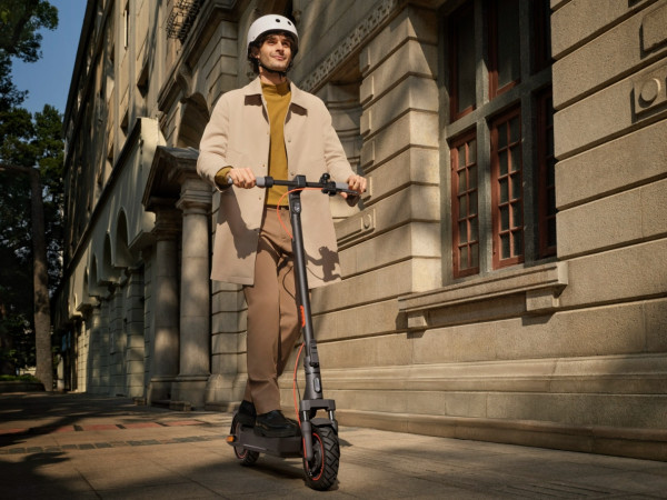 Xiaomi Pamer Ekosistem AIoT di Barcelona: Smartwatch, Earbuds, hingga e-Scooter!