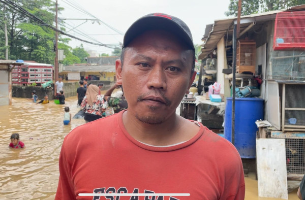 Warga Condet Balekambang Akui Banjir Hari Ini Paling Parah