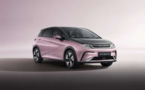 BYD Dolphin Facelift 2025: Baterai Lebih Besar, Tampilan Lebih Sangar, dan Fitur Mata Dewa