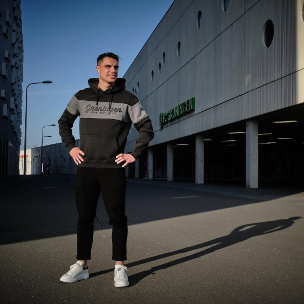 5 Potret Tampan Joey Pelupessy, Gelandang Lommel SK yang Bakal Perkuat Timnas Indonesia