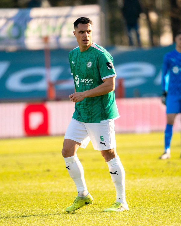 5 Potret Tampan Joey Pelupessy, Gelandang Lommel SK yang Bakal Perkuat Timnas Indonesia