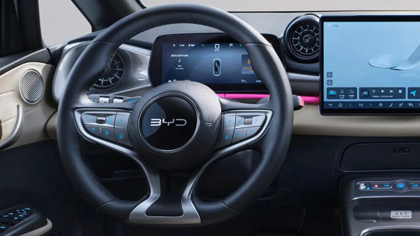 BYD Dolphin Facelift 2025: Baterai Lebih Besar, Tampilan Lebih Sangar, dan Fitur Mata Dewa